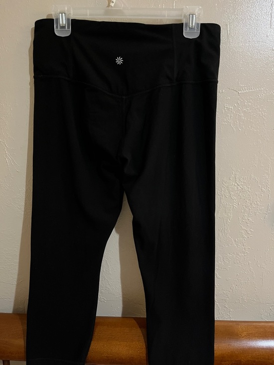 Athleta Pants - Athleta Black Elation Capri Leggings EUC